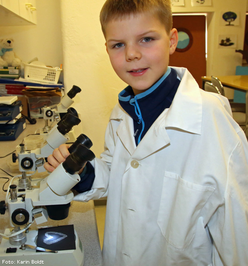 Junge Forscher im Labor